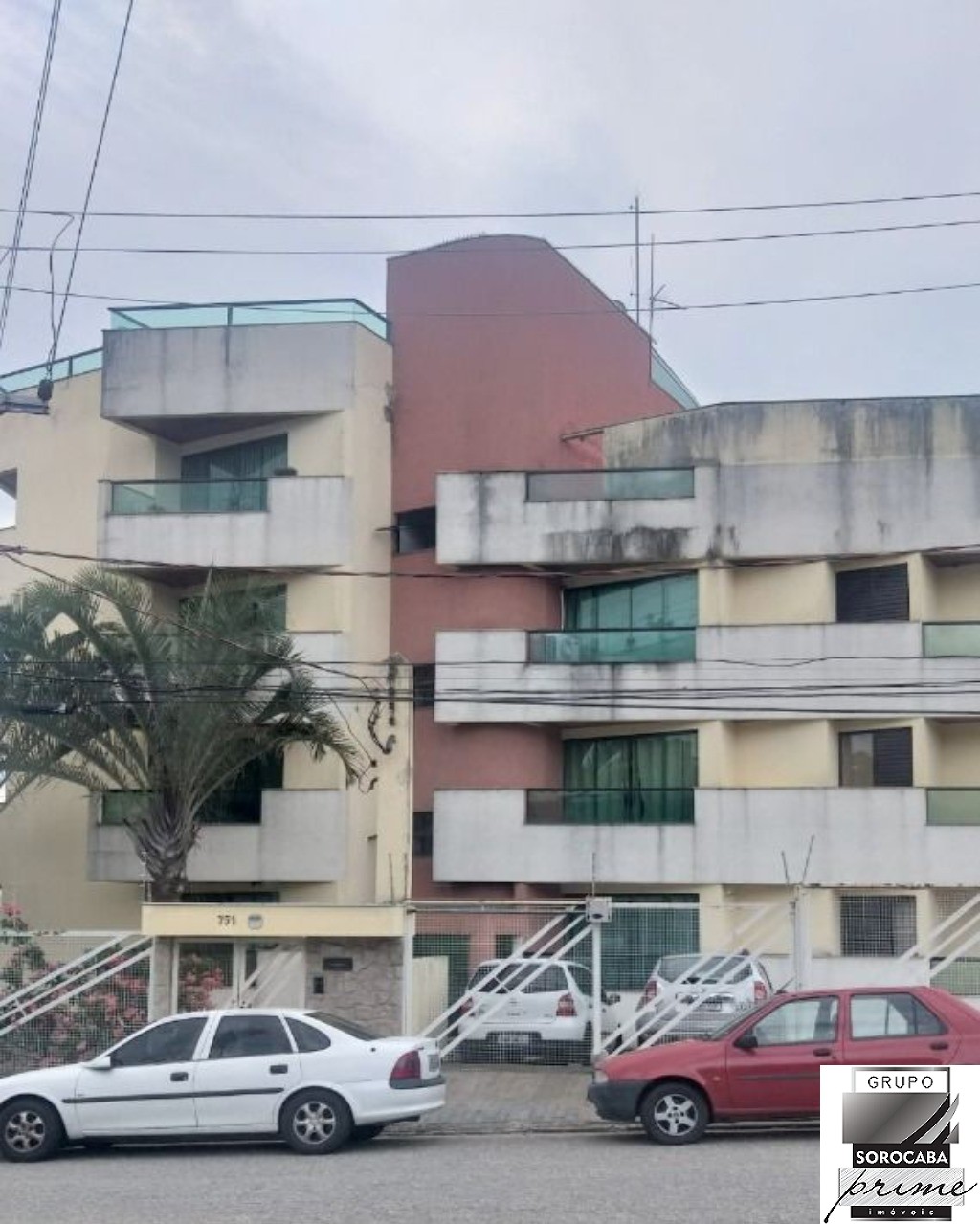 Apartamento com 3 dormitórios à venda, 90 m² por R$ 420.000 