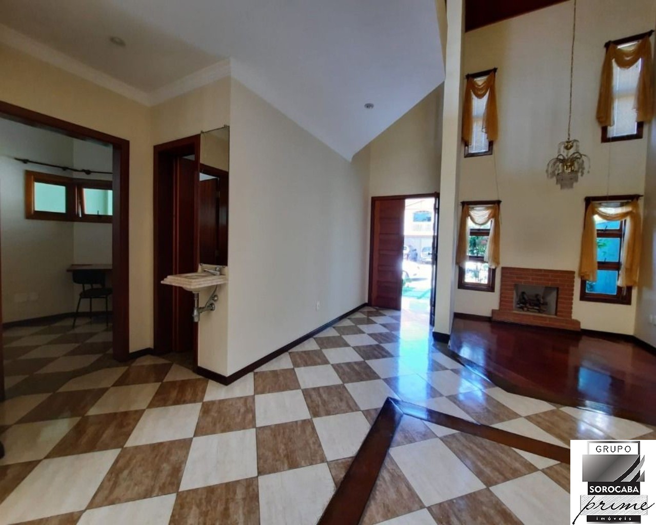 Casa com 3 dormitórios para alugar, 280 m² por R$ 4.400/mês 