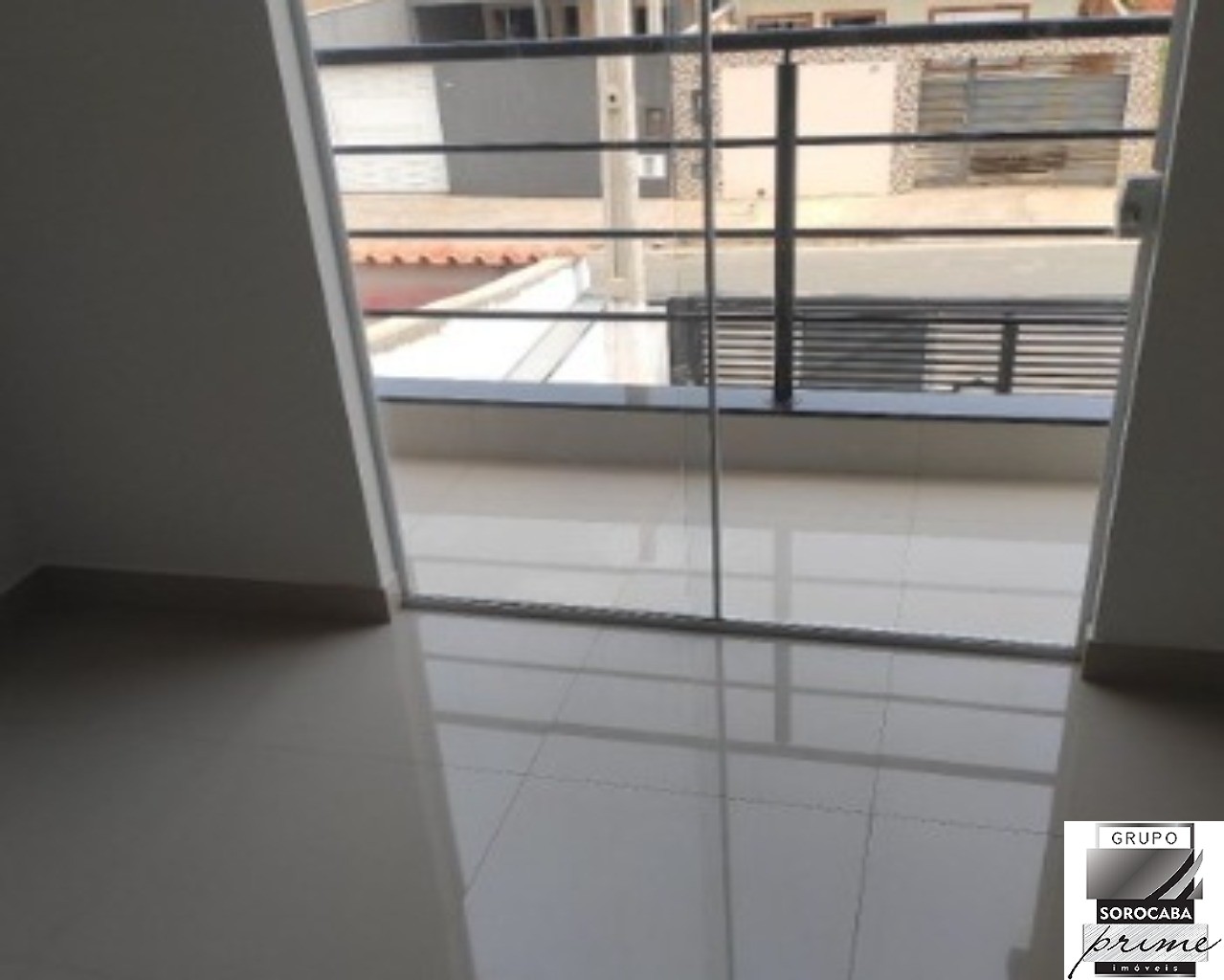 Sobrado com 2 dormitórios à venda, 73 m² por R$ 265.000 - re