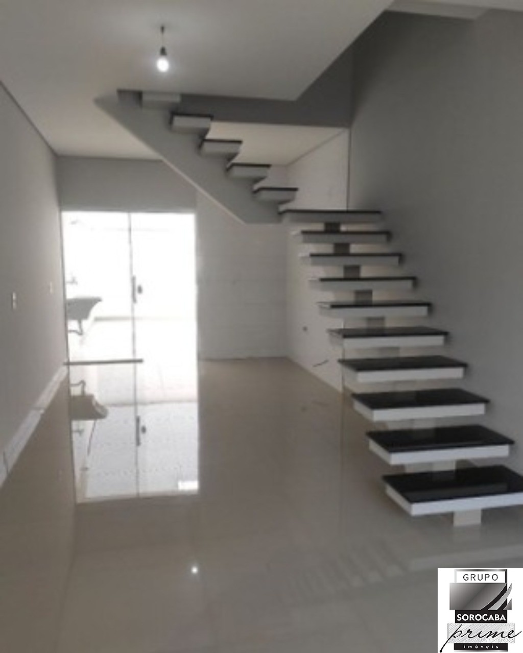 Sobrado com 2 dormitórios à venda, 73 m² por R$ 265.000 - re