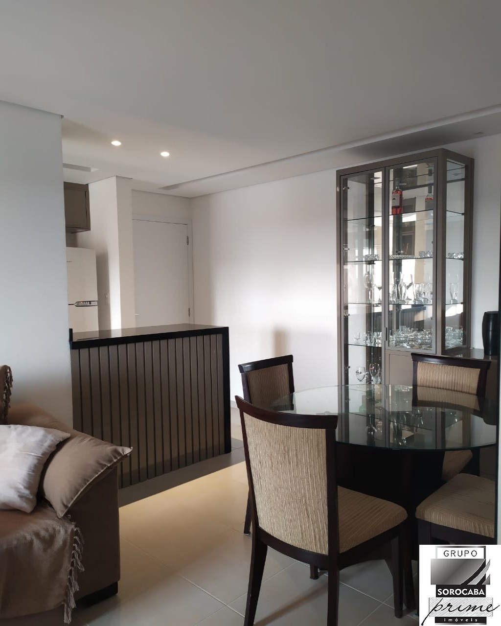 Apartamento com 2 dormitórios à venda, 73 m² por R$ 380.000 