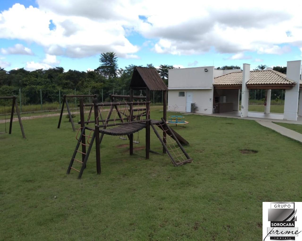 Casa residencial condomínio terras de são francisco $575.000