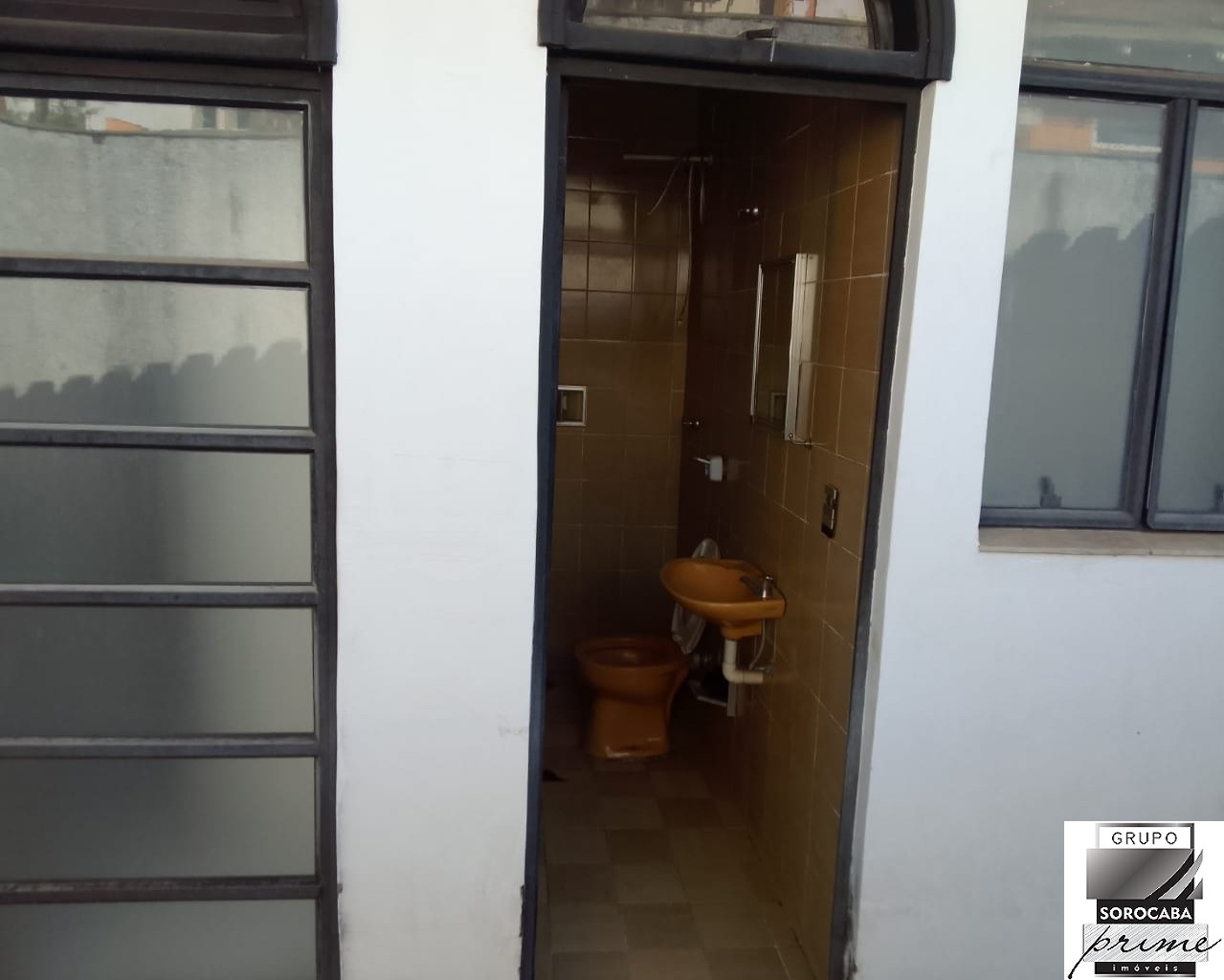 Casa sobrado á venda no condominio residencial village d'avi
