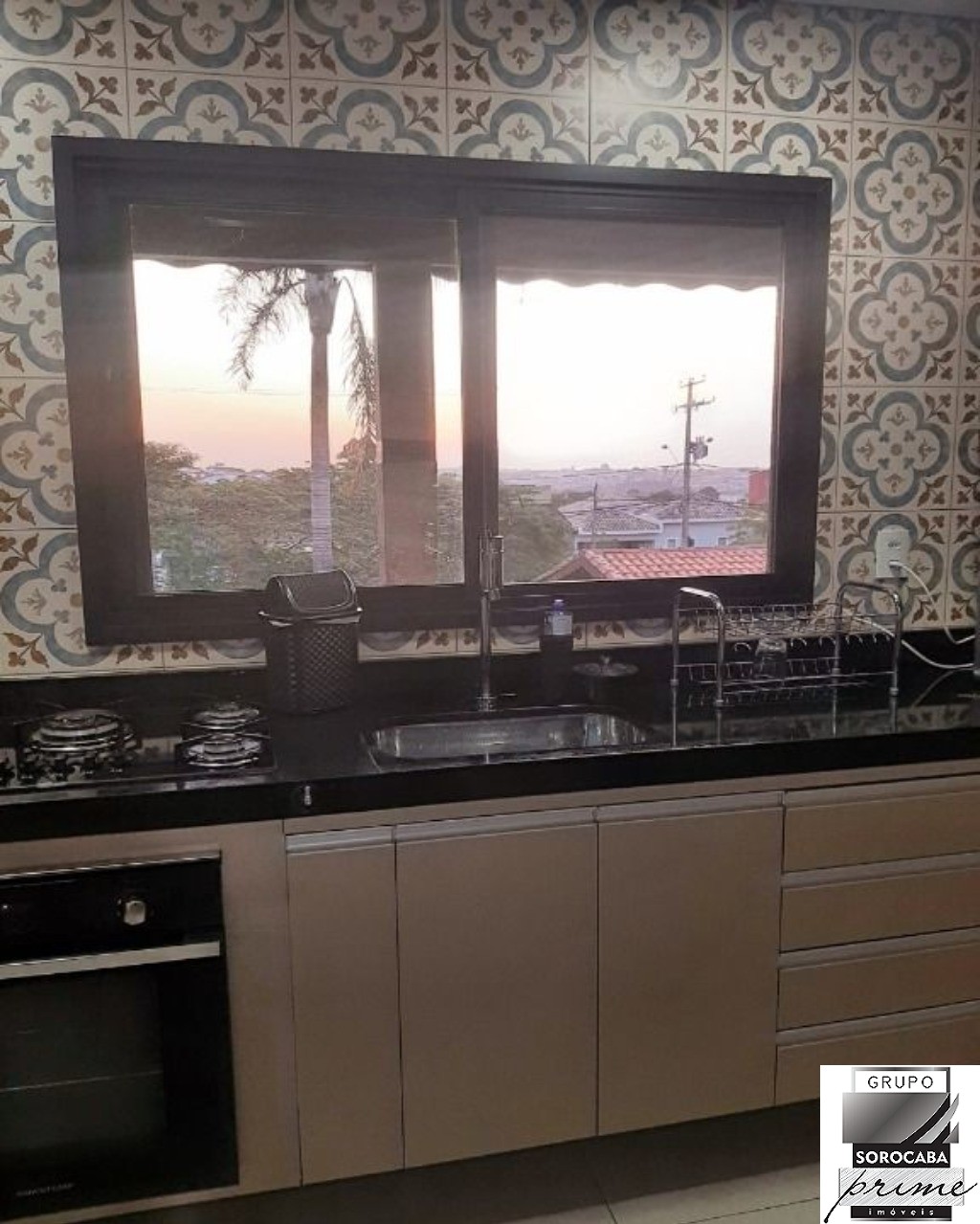 Casa com 3 dormitórios à venda, 262 m² por R$ 1.090.000 - co