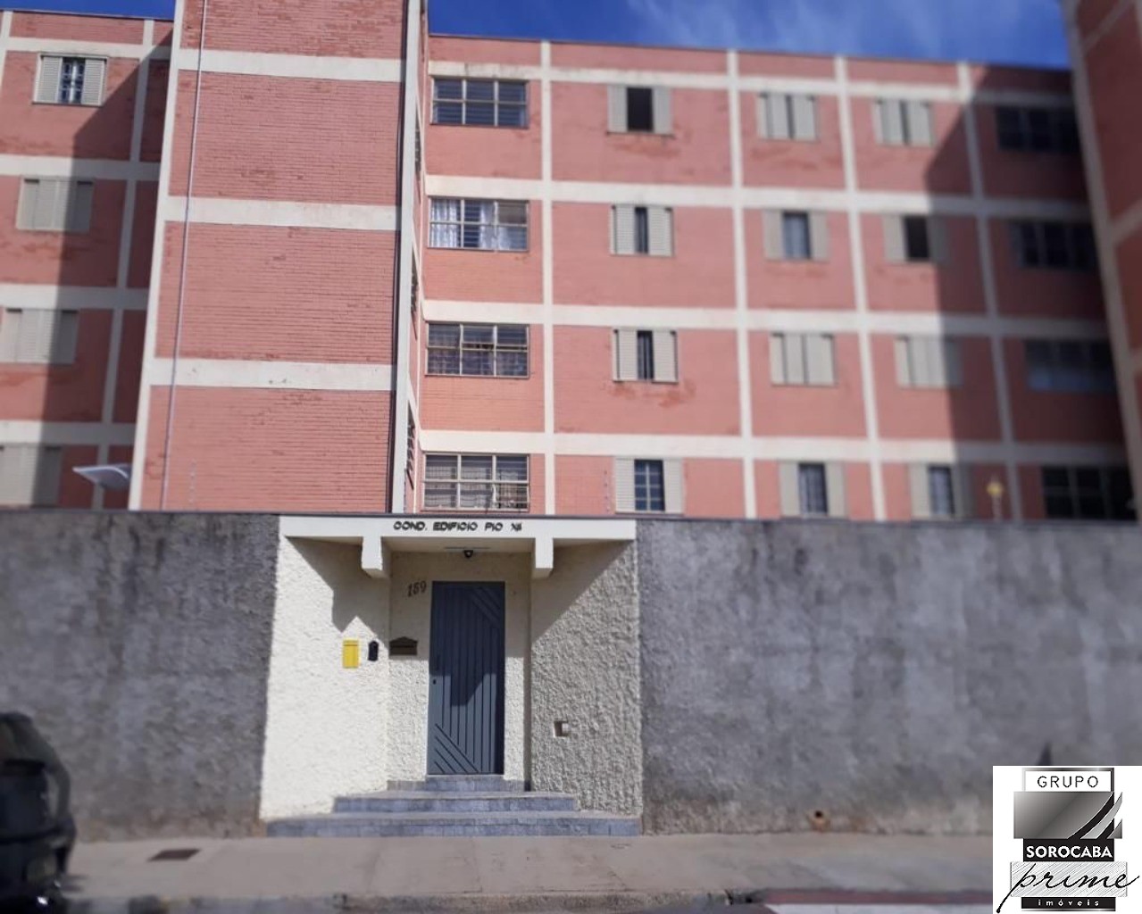 Apartamento com 3 dormitórios à venda, 83 m² por R$ 225.000 
