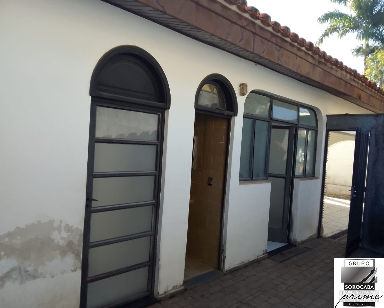 Casa sobrado á venda no condominio residencial village d'avi