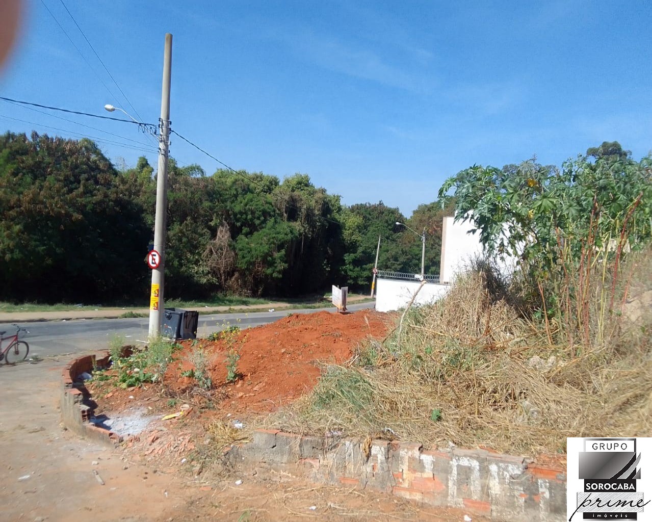 Terreno de esquina a venda no jd santa rosa R$149.000,00