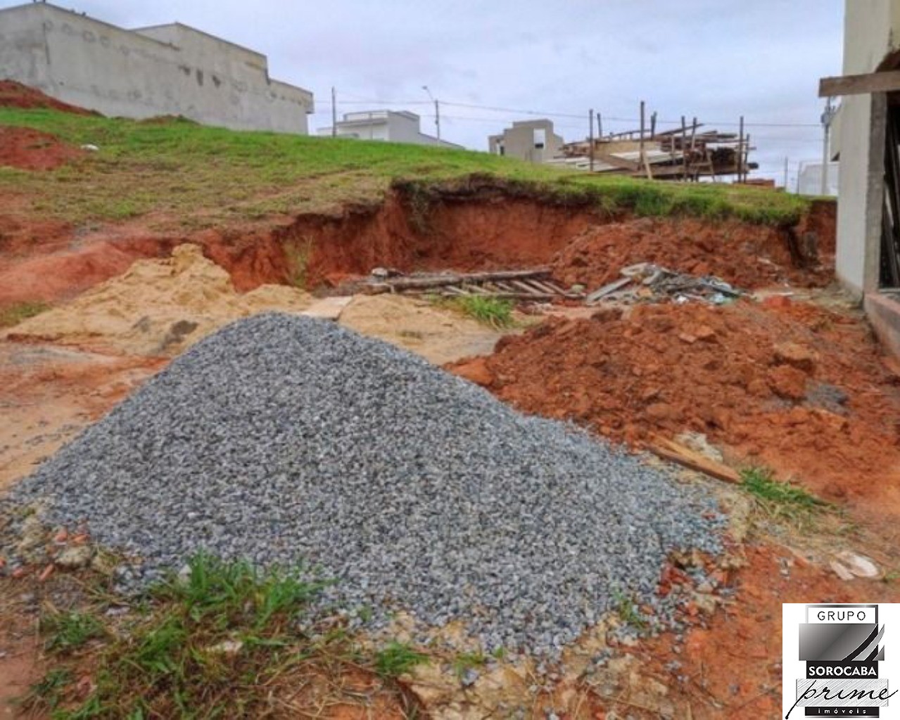 Terreno à venda, 200 m² por R$ 179.990 - helena maria jardim