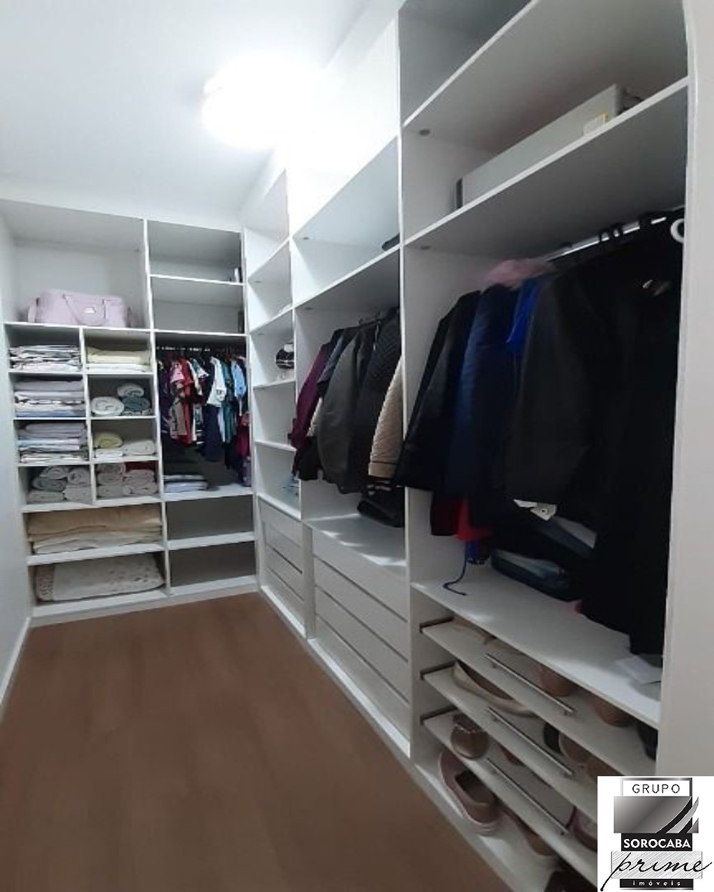Sobrado com 3 dormitórios à venda, 230 m² por R$ 1.290.000 -