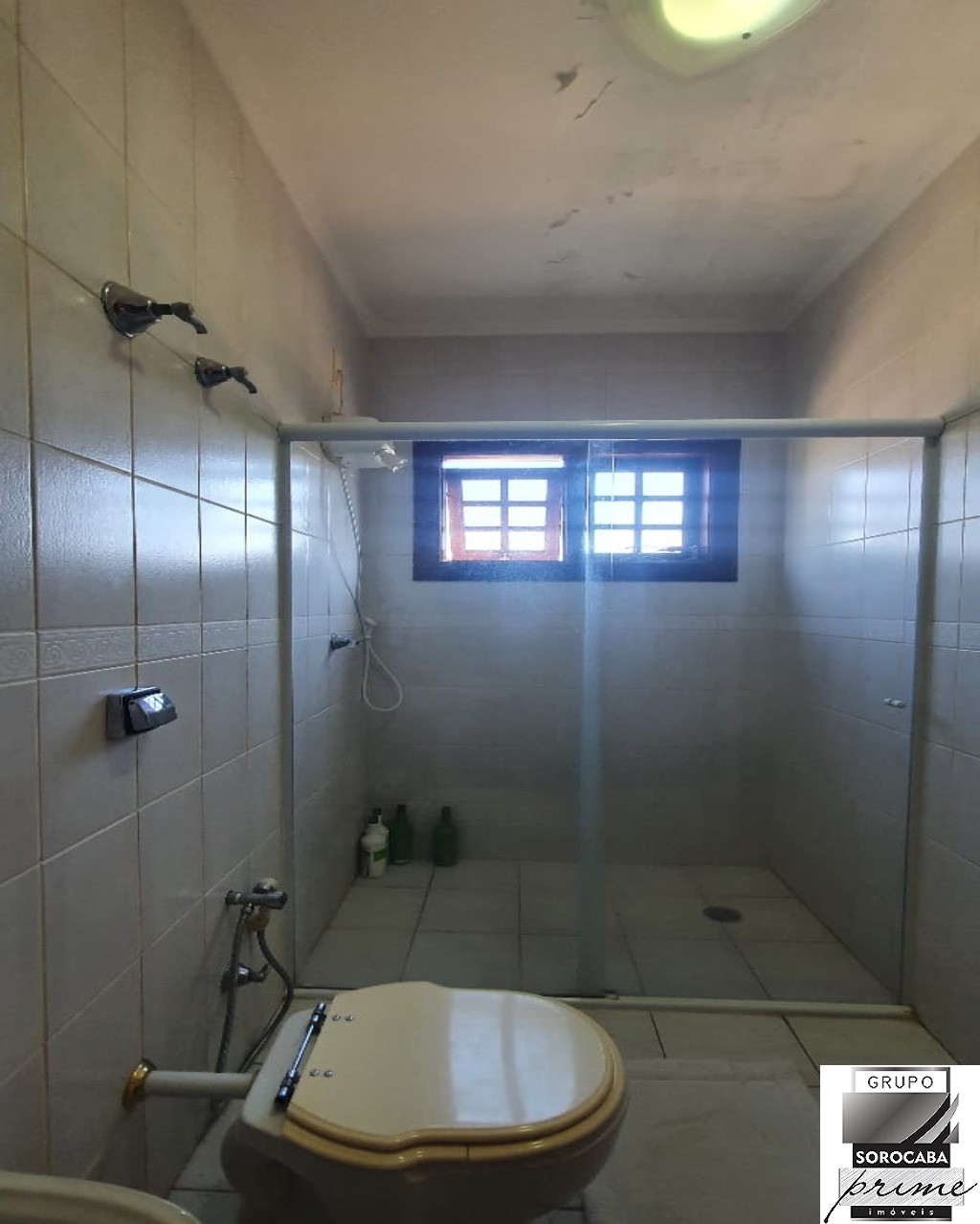 Sobrado mobiliado á venda no condomínio vale do lago R$1.300