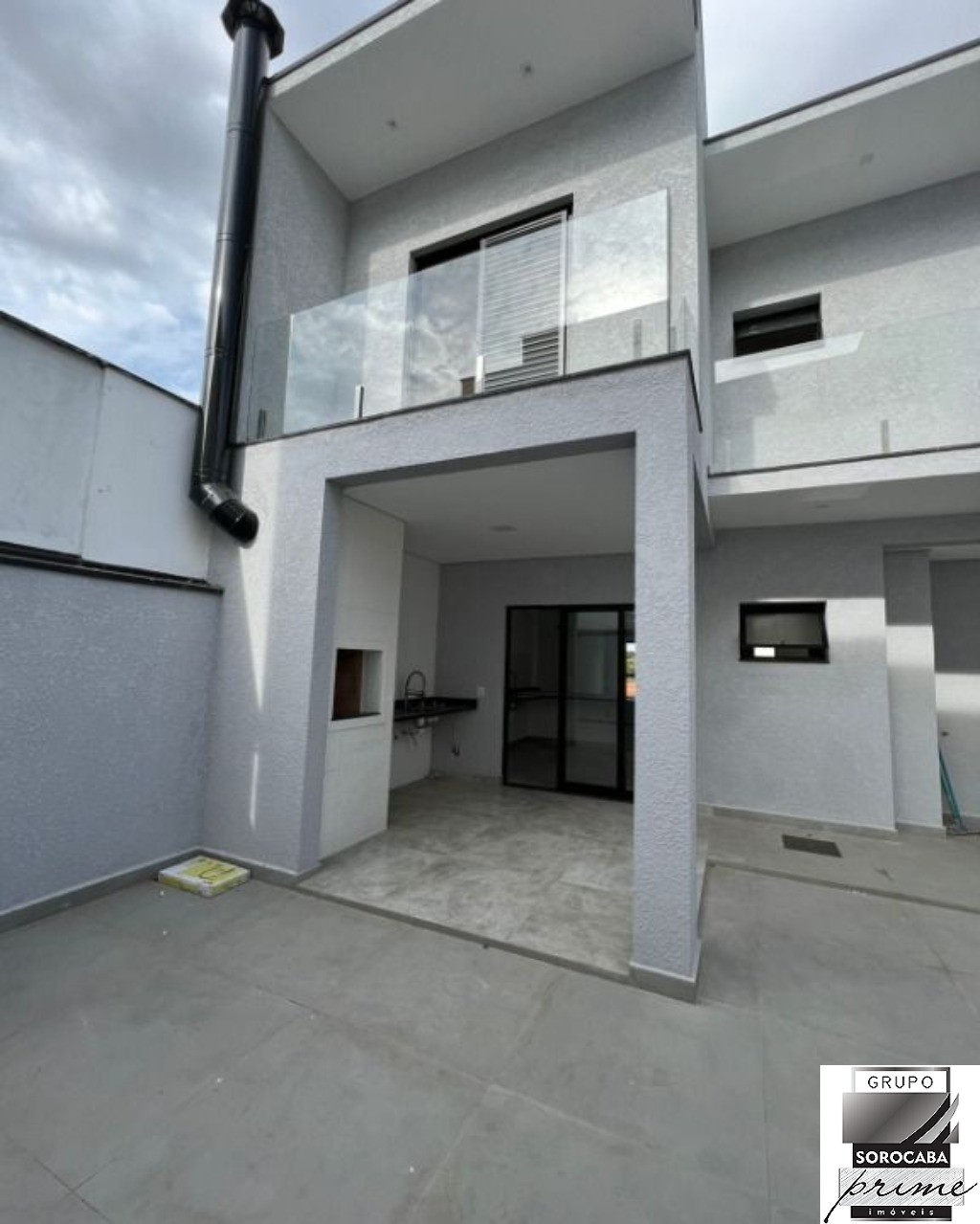 Sobrado com 4 dormitórios à venda, 182 m² por R$ 870.000 - c