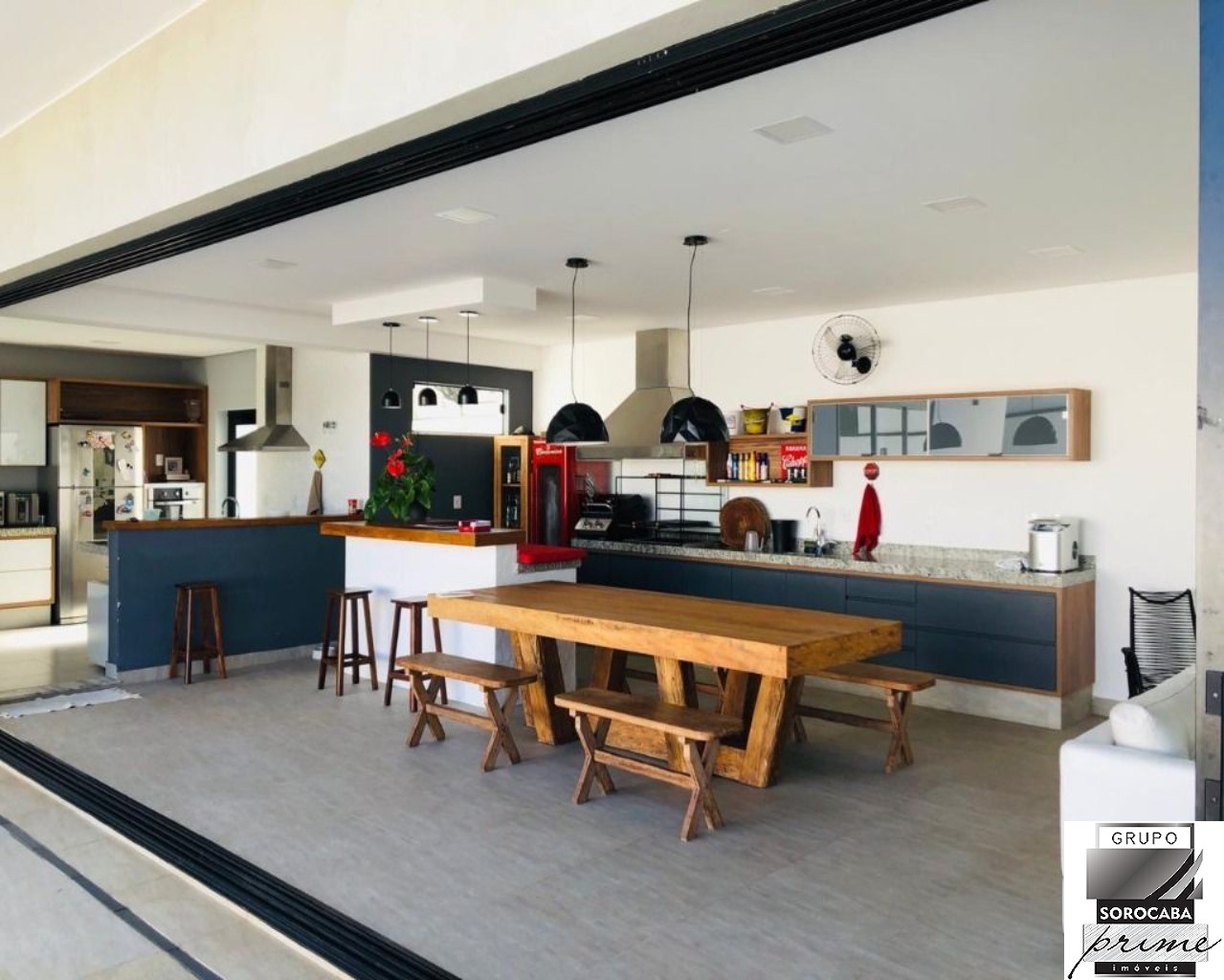 Sobrado com 4 dormitórios à venda, 330 m² por R$ 1.860.000 -