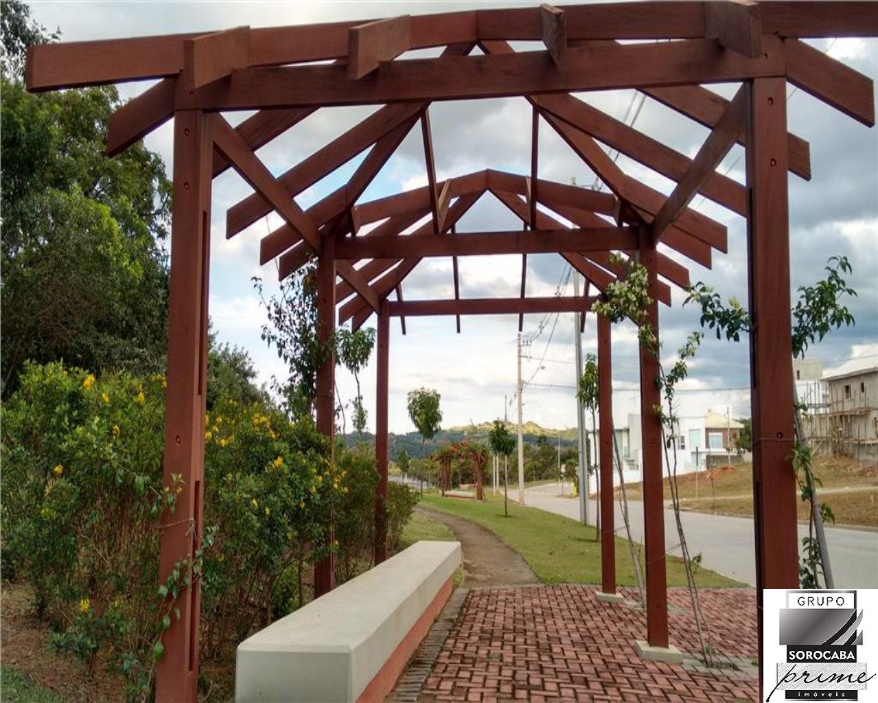 Casa com 4 dormitórios para alugar, 417 m² por R$ 10.200/mês