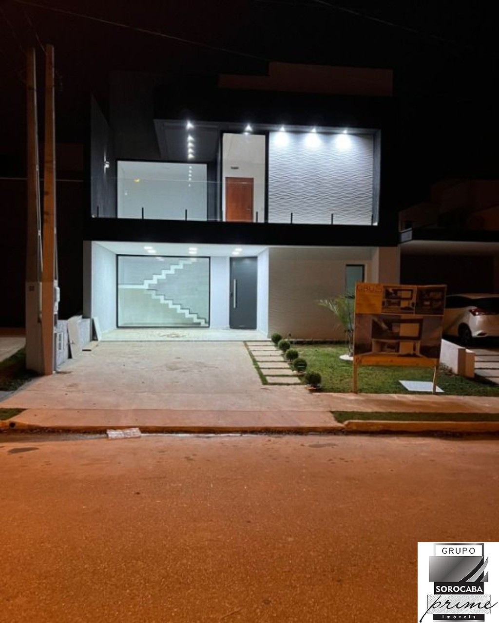 Sobrado com 4 dormitórios à venda, 182 m² por R$ 870.000 - c