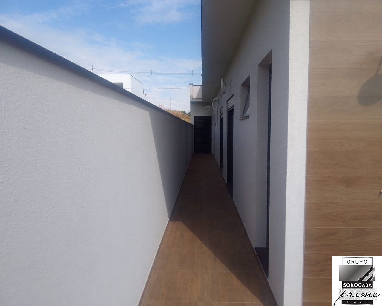 Linda casa em condominio fechado á venda $1.350.000,00