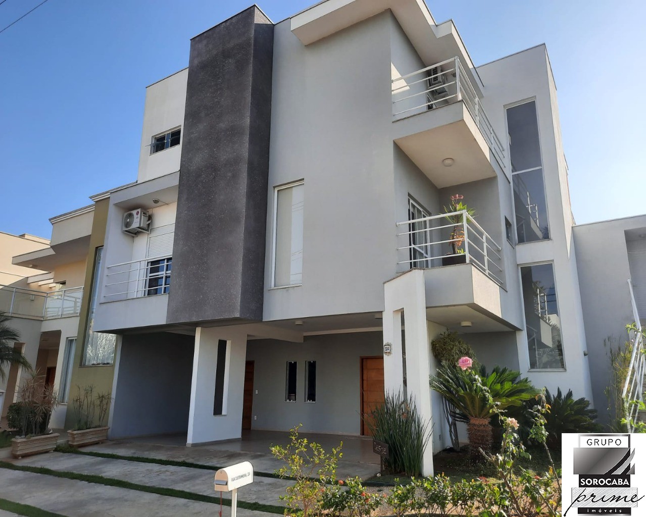 Sobrado com 3 dormitórios à venda, 343 m² por R$ 1.300.000 -