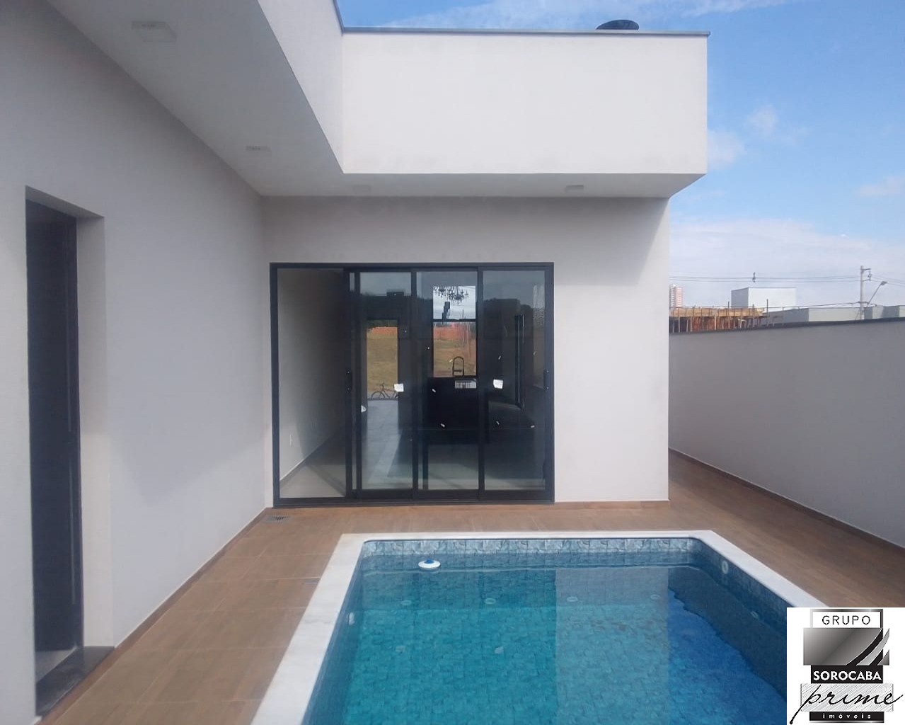 Linda casa em condominio fechado á venda $1.350.000,00