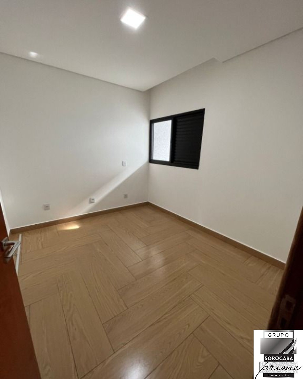 Sobrado com 4 dormitórios à venda, 182 m² por R$ 870.000 - c