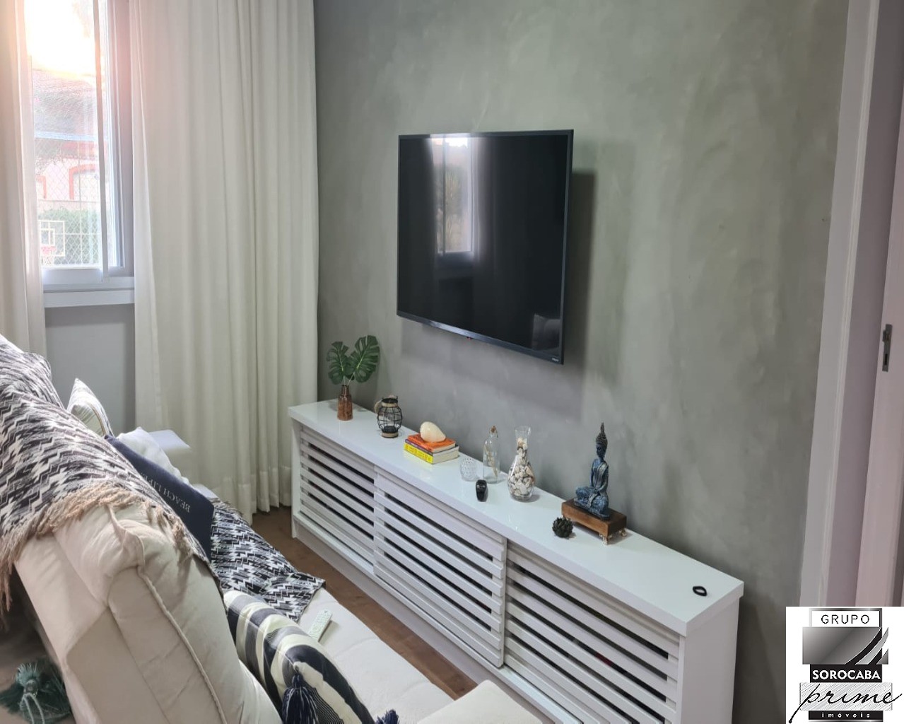Apartamento com 3 dormitórios à venda, 72 m² por R$ 375.000 