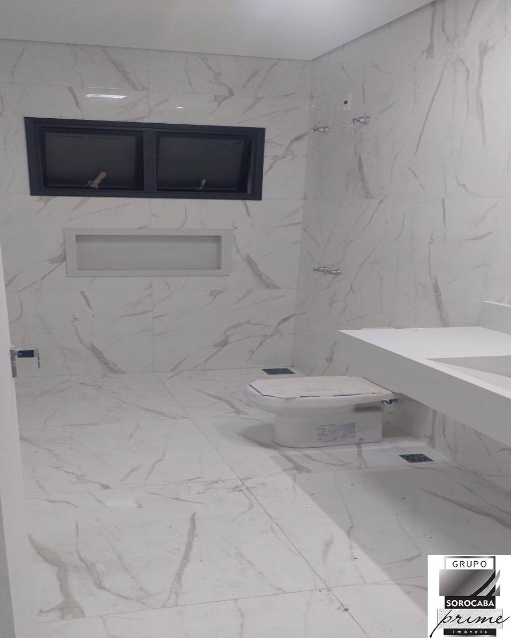 Casa alphaville com 3 dormitorios e suites