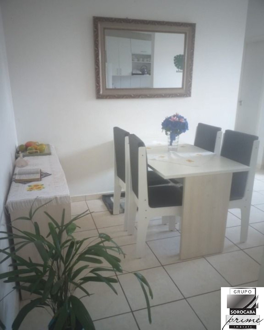 Apartamento com 2 dormitórios para alugar, 50 m² por R$ 900/