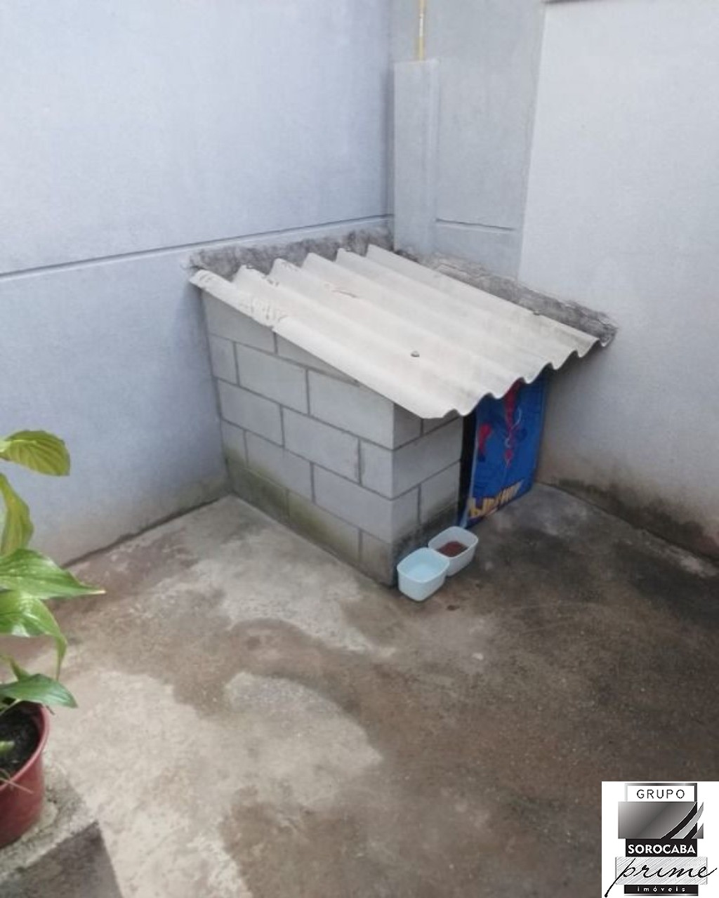 Apartamento com 2 dormitórios para alugar, 50 m² por R$ 900/