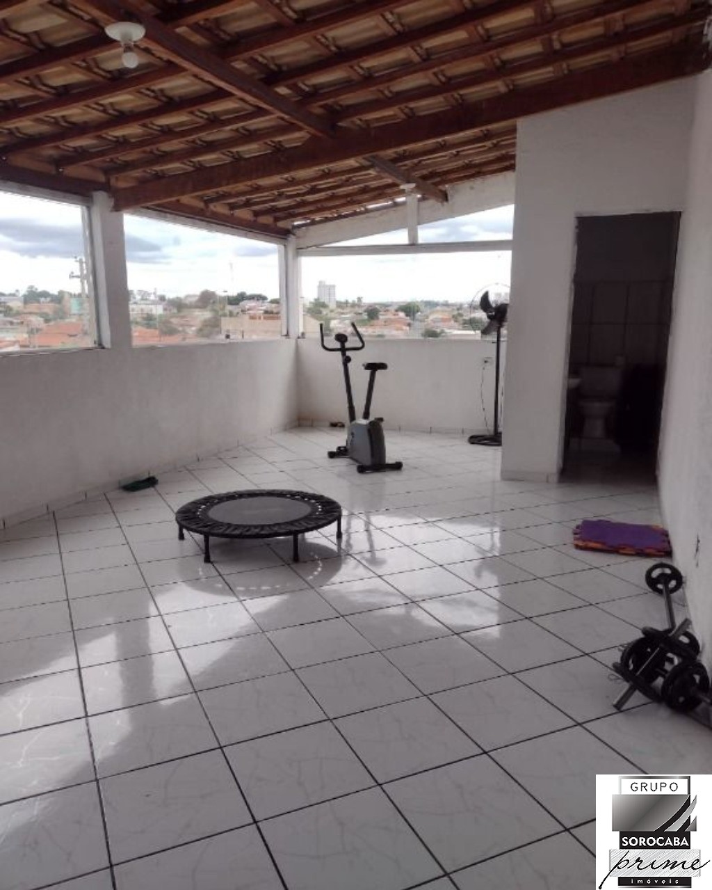 Sobrado com 3 dormitórios à venda, 190 m² por R$ 230.000 - j
