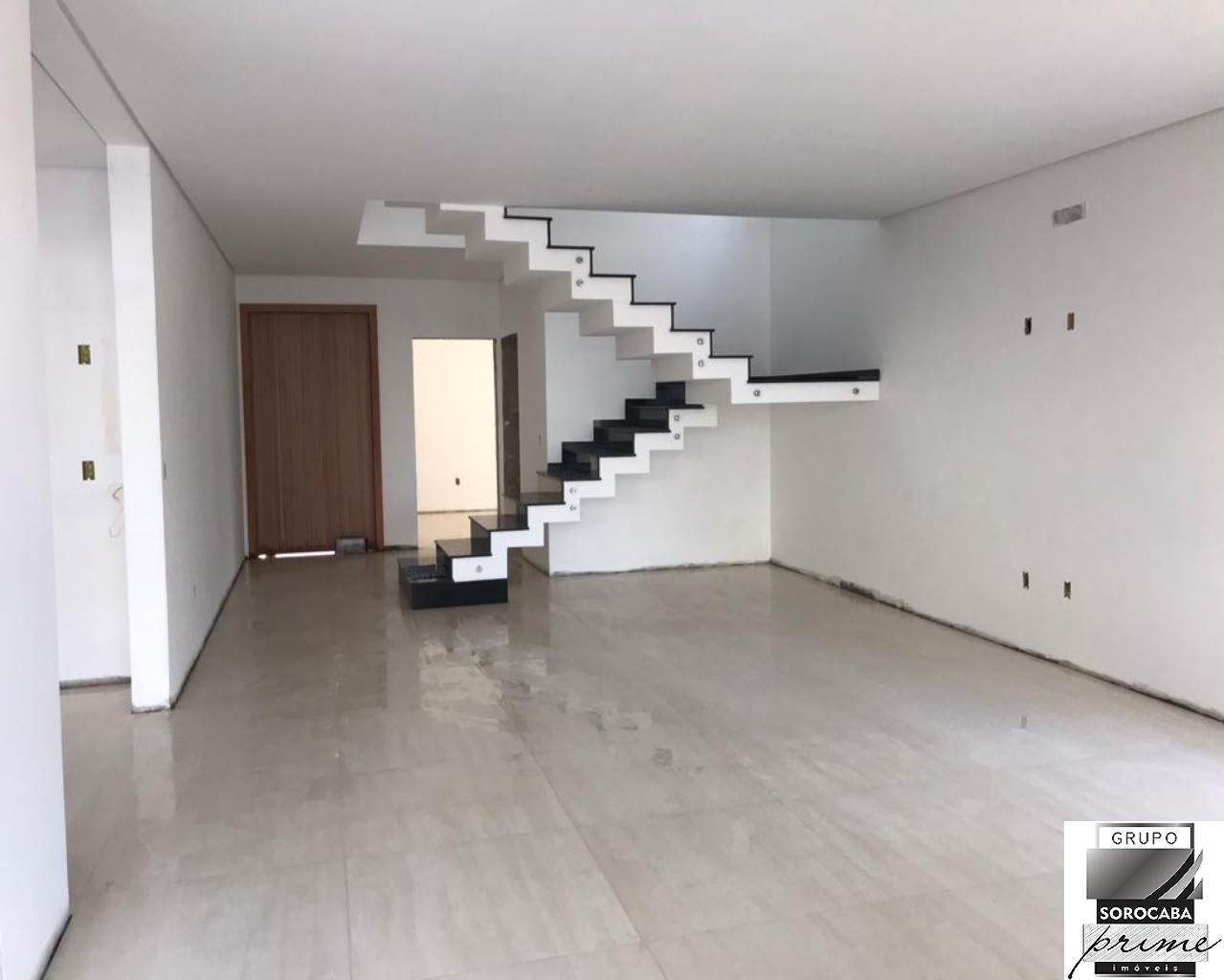 Sobrado com 3 dormitórios à venda, 251 m² por R$ 2.250.000
