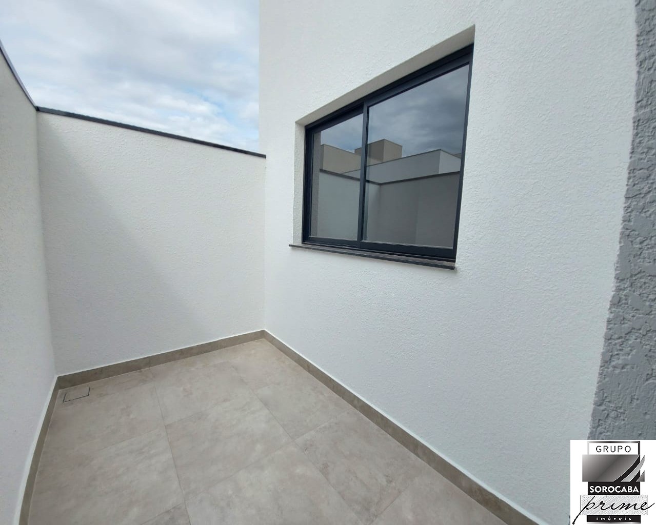 Casa com 3 dormitórios à venda, 161 m² por R$ 1.000.000 - co