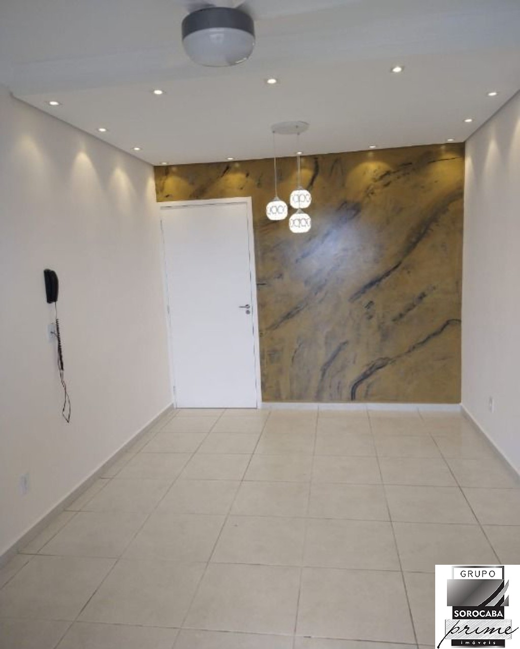 Apartamento com 2 dormitórios à venda, 50 m² por R$ 200.000 