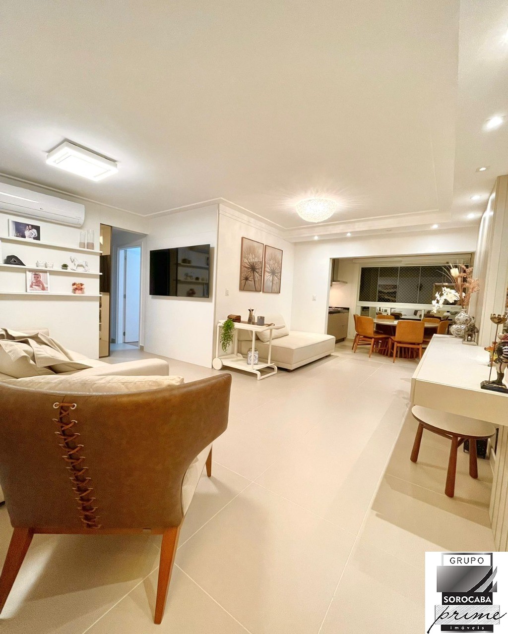 Apartamento com 3 dormitórios à venda, 97 m² por R$ 930.000 