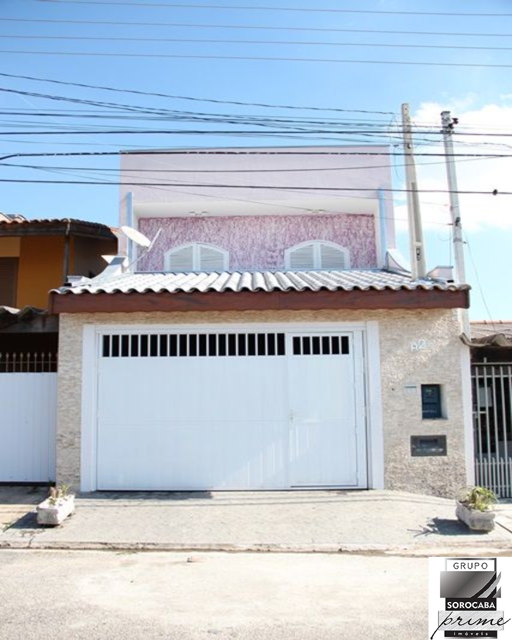 Sobrado com 3 dormitórios à venda, 200 m² por R$ 535.000 - j