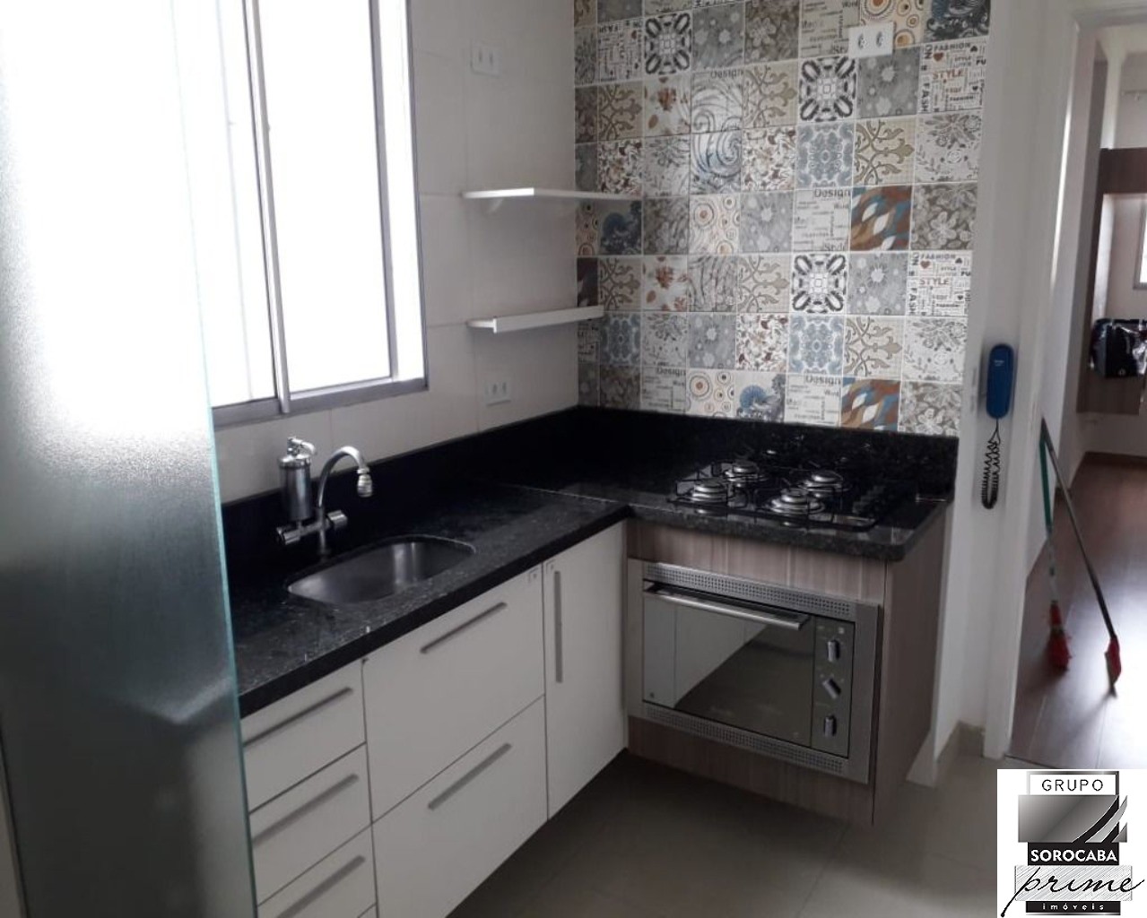 Apartamento com 2 dormitórios à venda, 50 m² por R$ 200.000 
