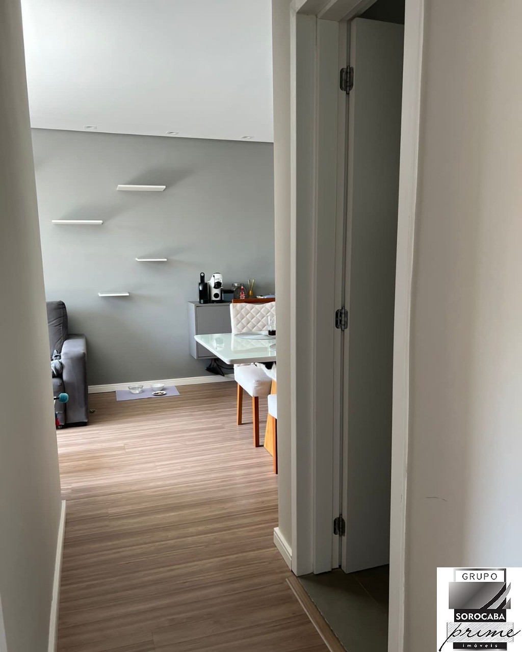 Apartamento com 2 dormitórios à venda, 53 m² por R$ 300.000 