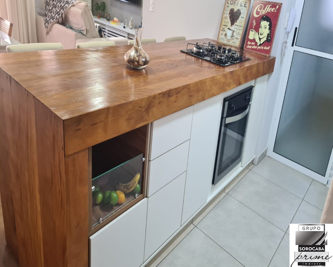 Apartamento com 3 dormitórios à venda, 72 m² por R$ 375.000 