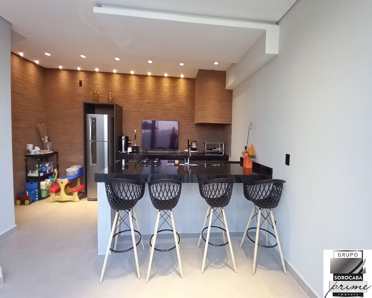 Sobrado com 3 dormitórios à venda, 250 m² por R$ 2.380.000 -