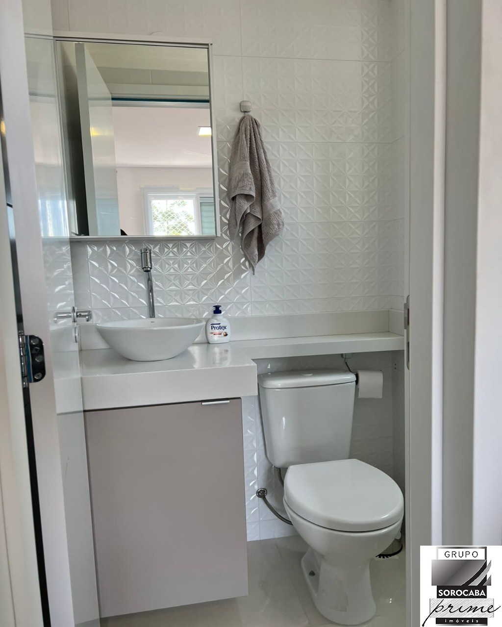 Apartamento com 2 dormitórios à venda, 53 m² por R$ 300.000 