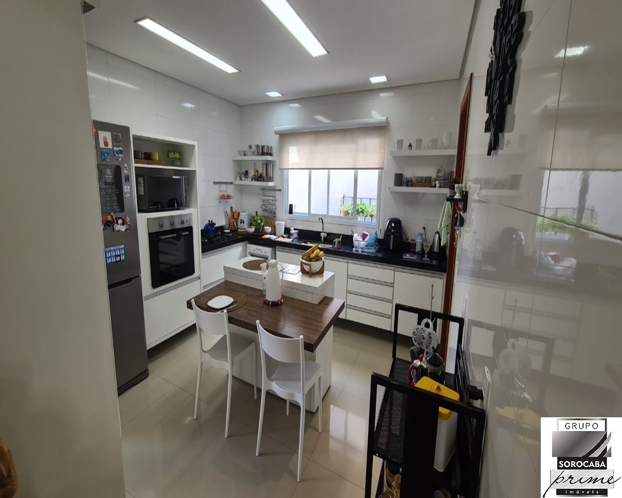 Casa com 3 dormitórios à venda, 229 m² por R$ 1.800.000 - co