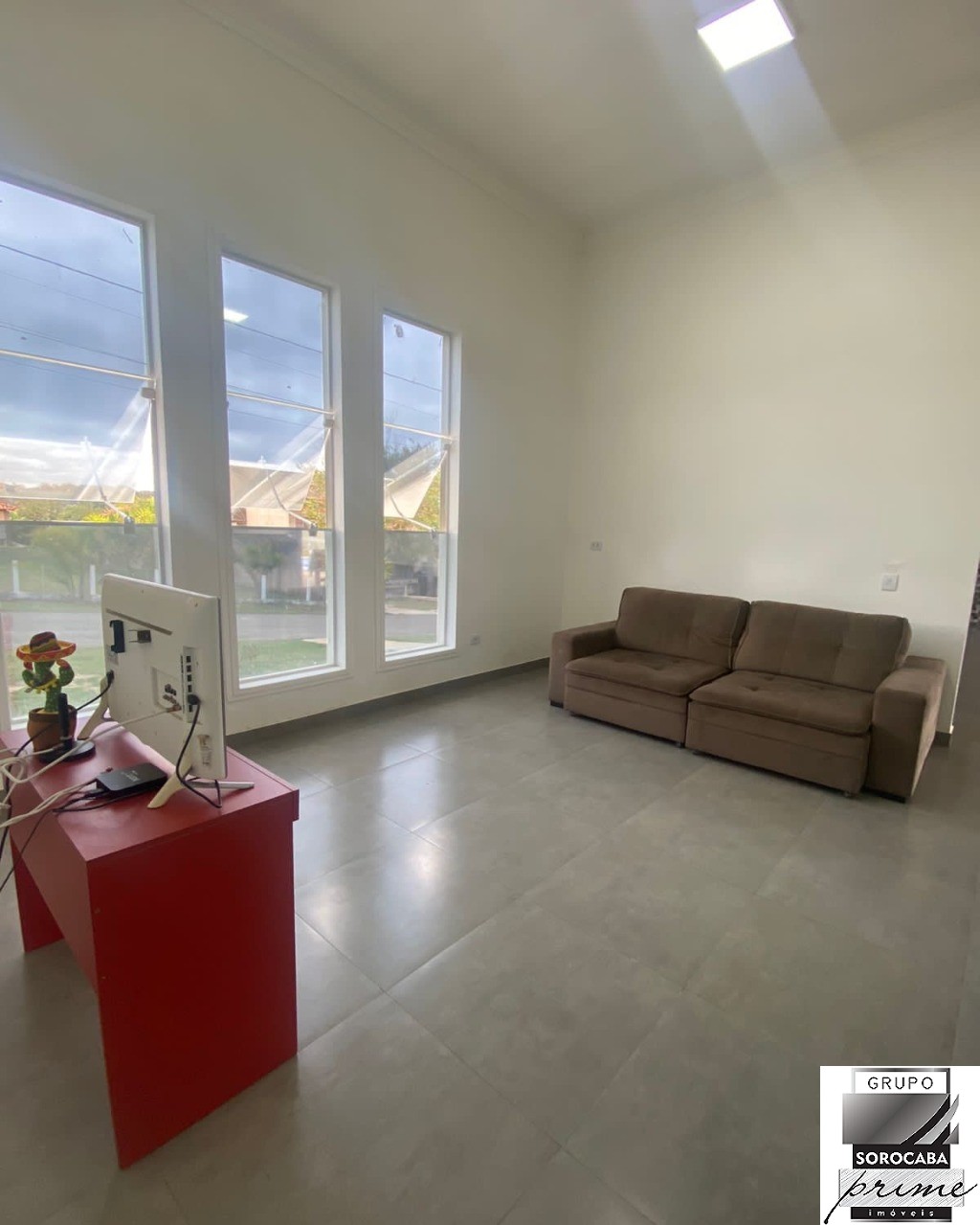 Casa com 3 dormitórios à venda, 327 m² por R$ 900.000 - cond