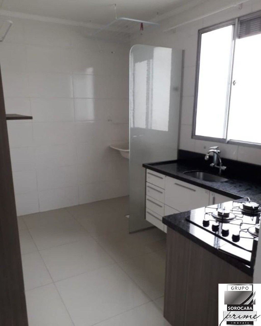 Apartamento com 2 dormitórios à venda, 50 m² por R$ 200.000 