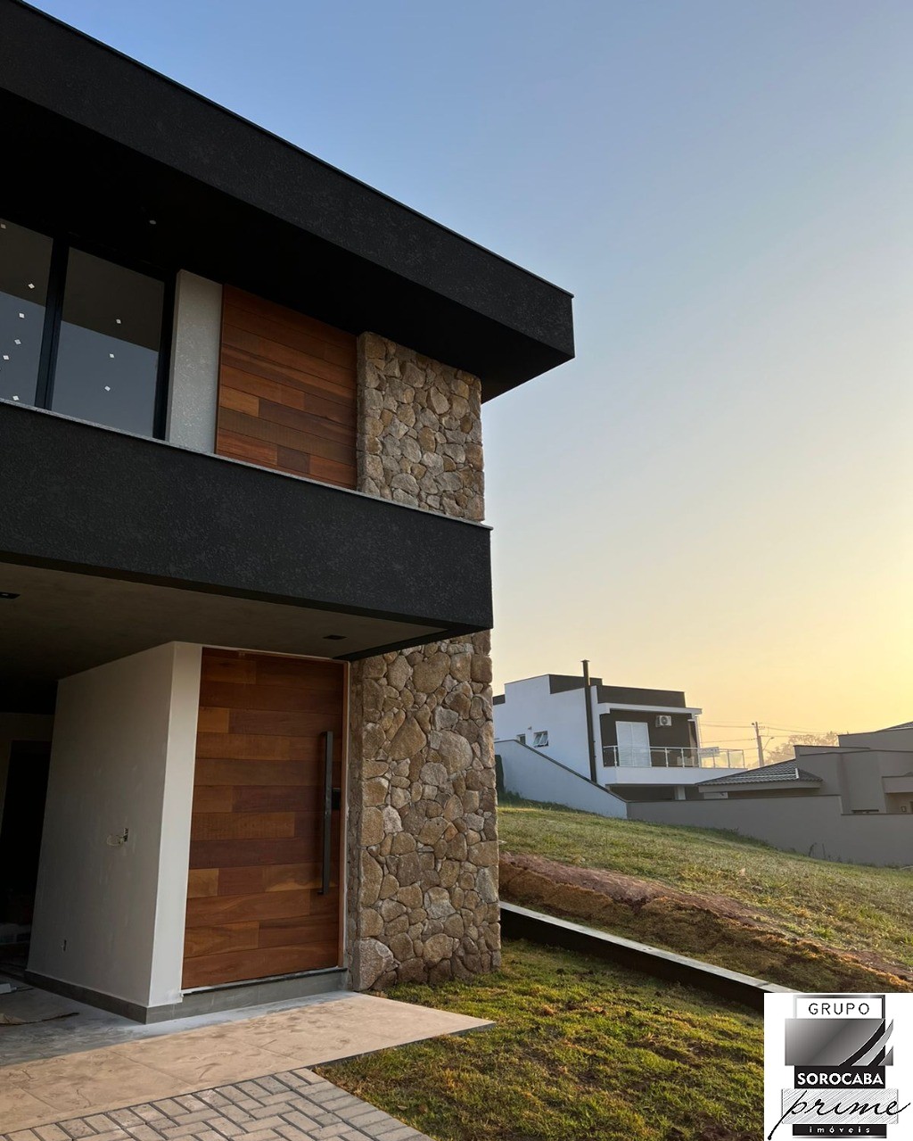 Sobrado com 3 dormitórios à venda, 237 m² por R$ 1.690.000 -