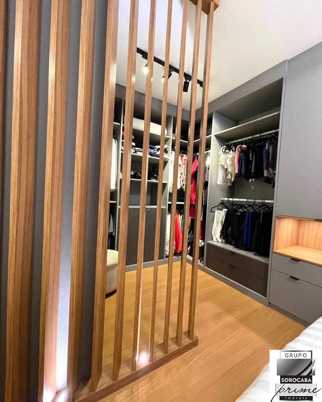 Apartamento com 3 dormitórios à venda, 97 m² por R$ 930.000 