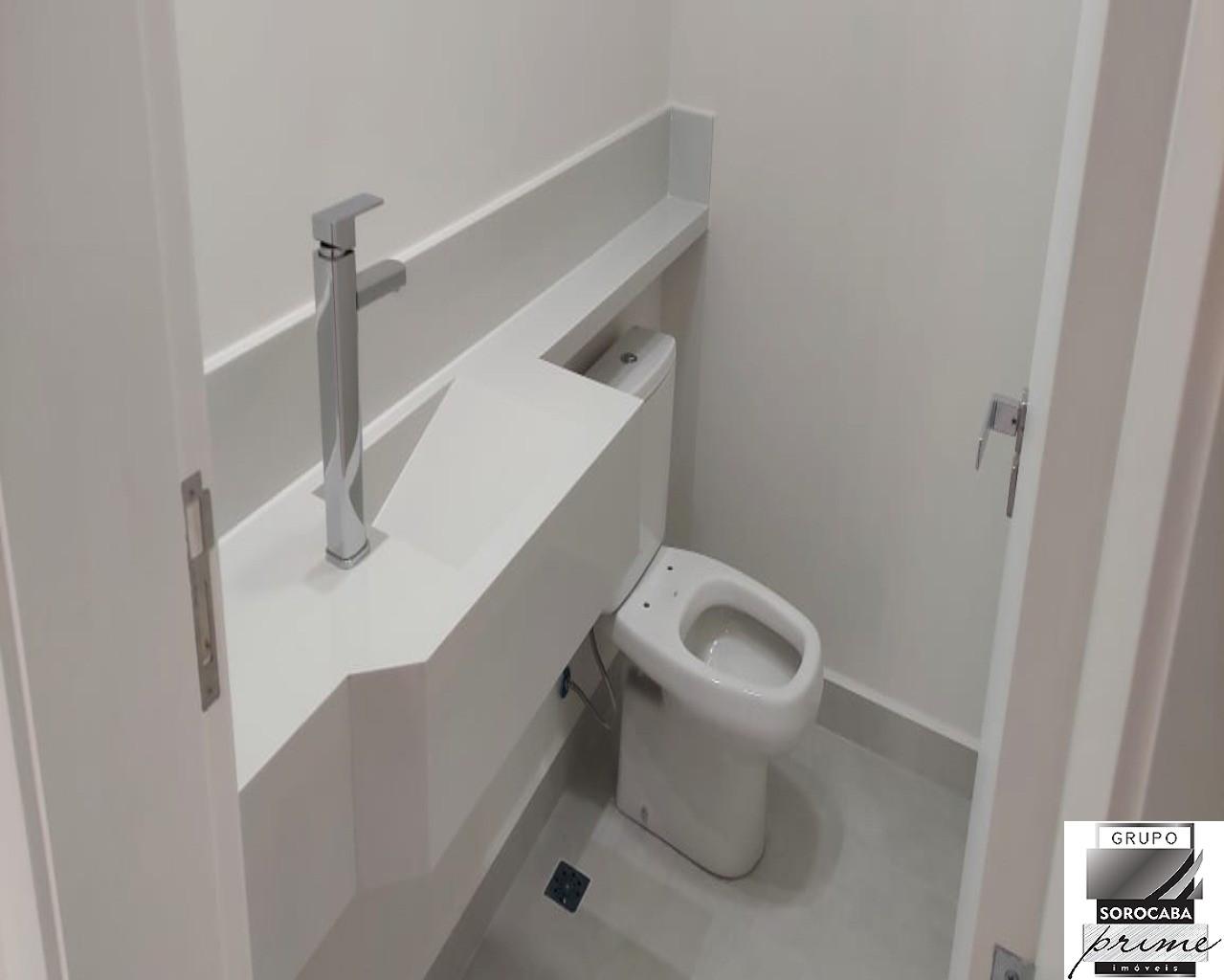 Casa alphaville com 3 dormitorios e suites