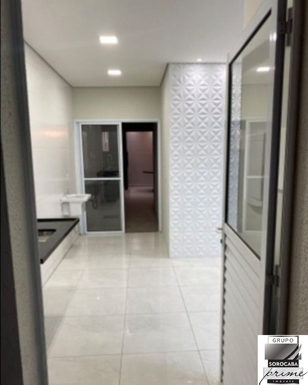Casa com 2 dormitórios à venda, 74 m² por R$ 415.000 - jardi