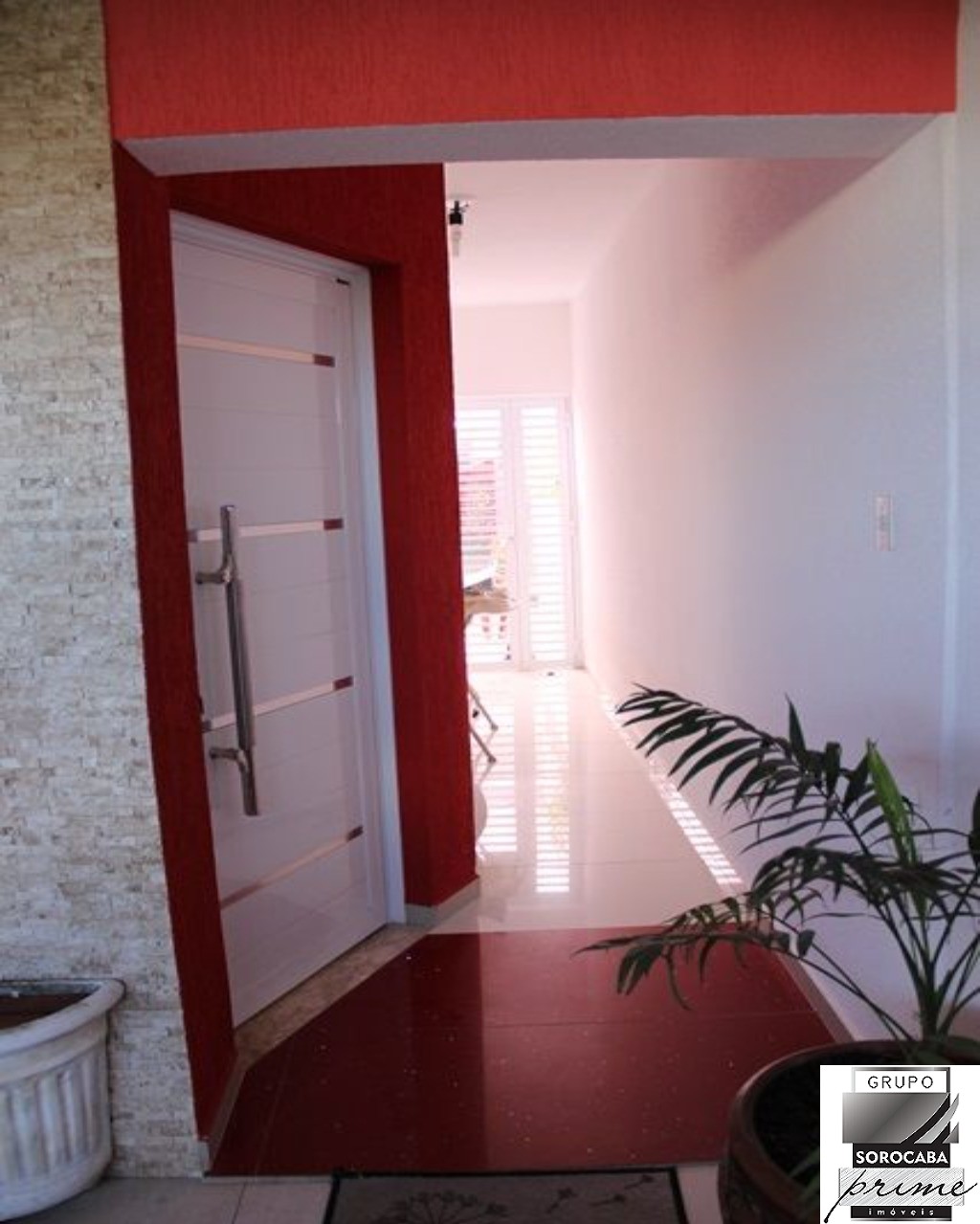 Sobrado com 3 dormitórios à venda, 200 m² por R$ 535.000 - j