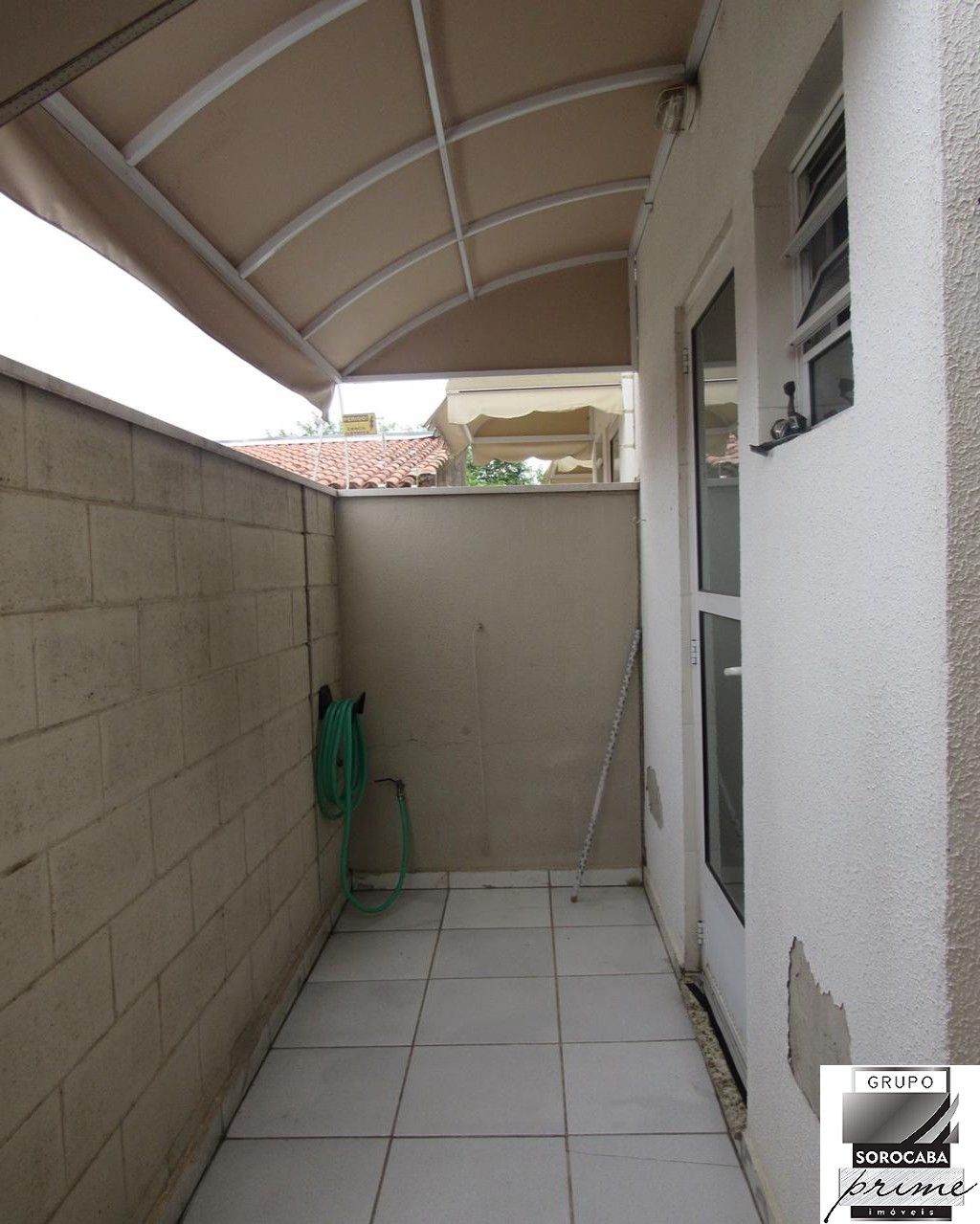 Apartamento com 2 dormitórios à venda, 63 m² por R$ 254.000 