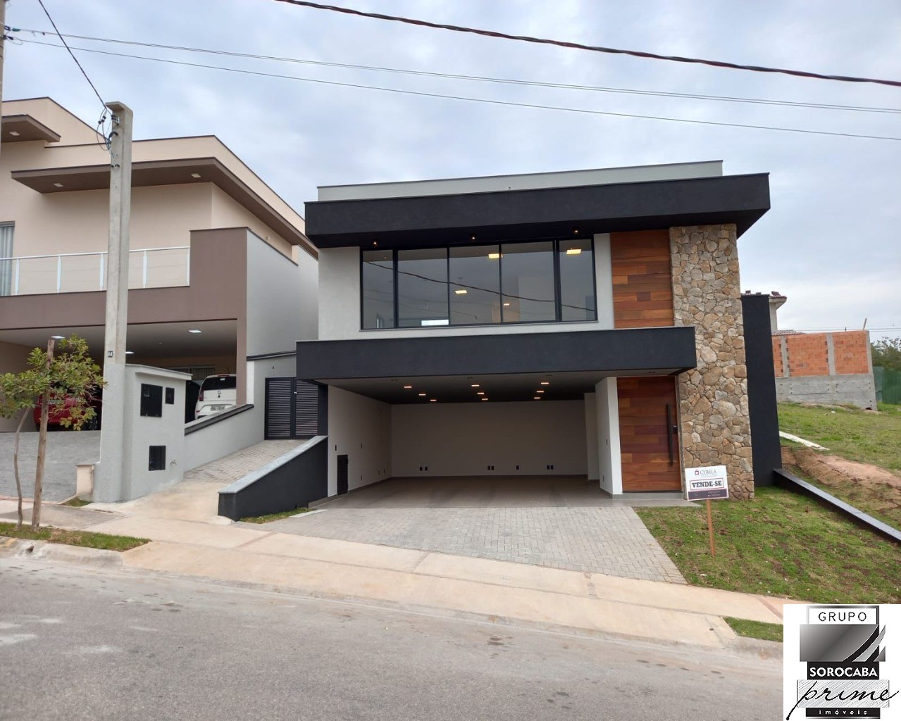 Sobrado com 3 dormitórios à venda, 237 m² por R$ 1.690.000 -