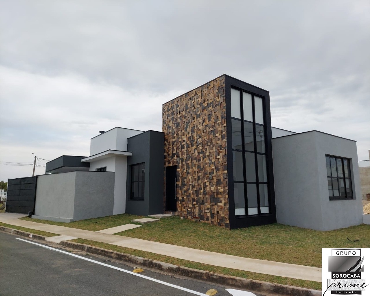 Casa com 3 dormitórios à venda, 161 m² por R$ 1.000.000 - co