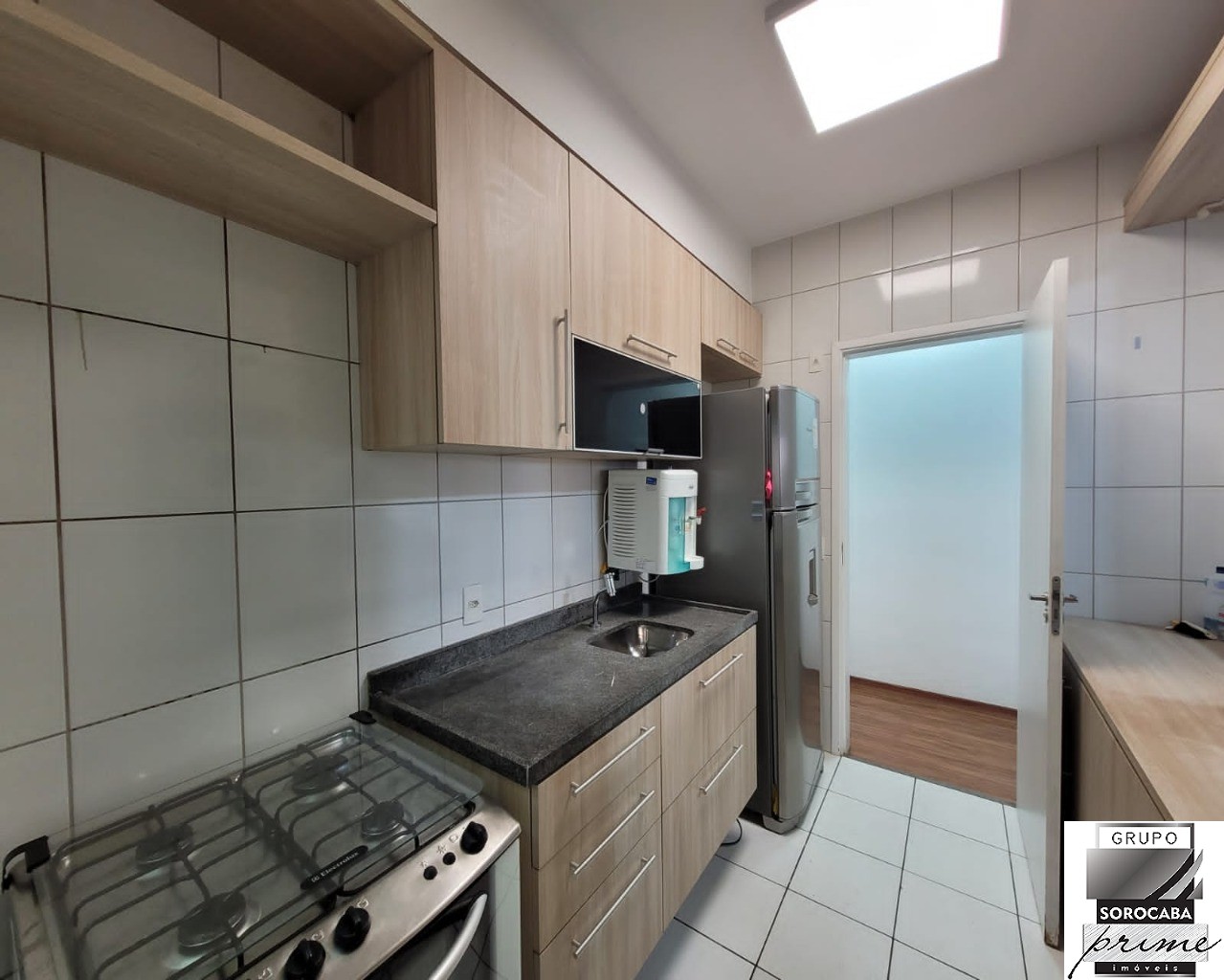 Apartamento com 3 dormitórios à venda, 79 m² por R$ 450.000 