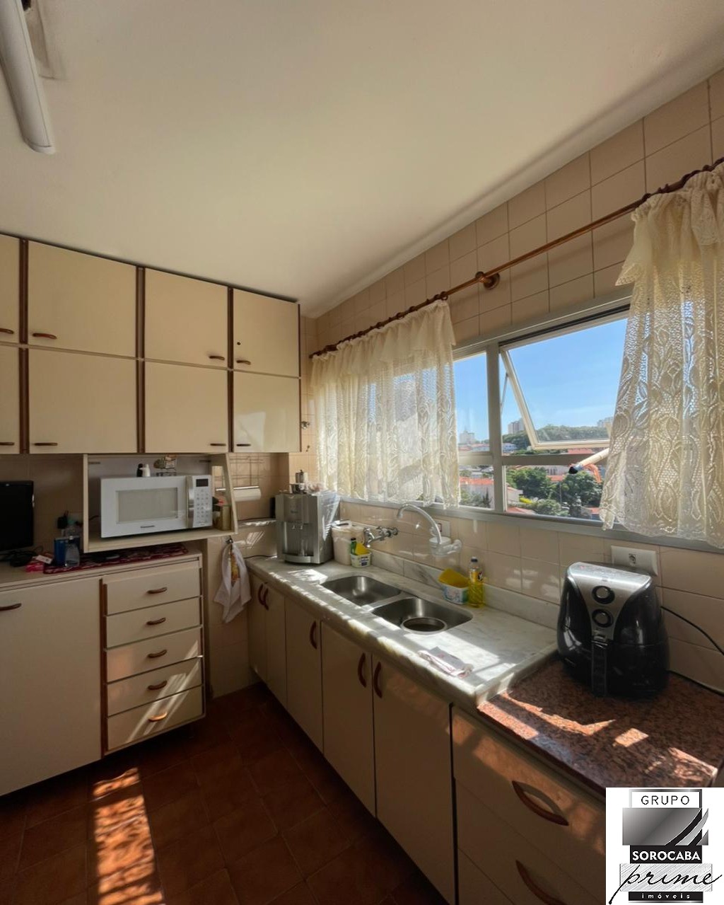 Apartamento com 3 dormitórios à venda, 100 m² por R$ 400.000